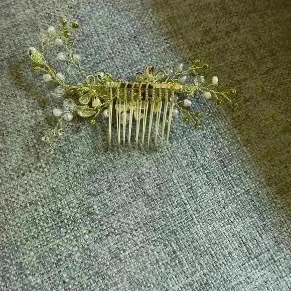 Dareth Colburn Wedding Hair Pin - Picture 2 of 3